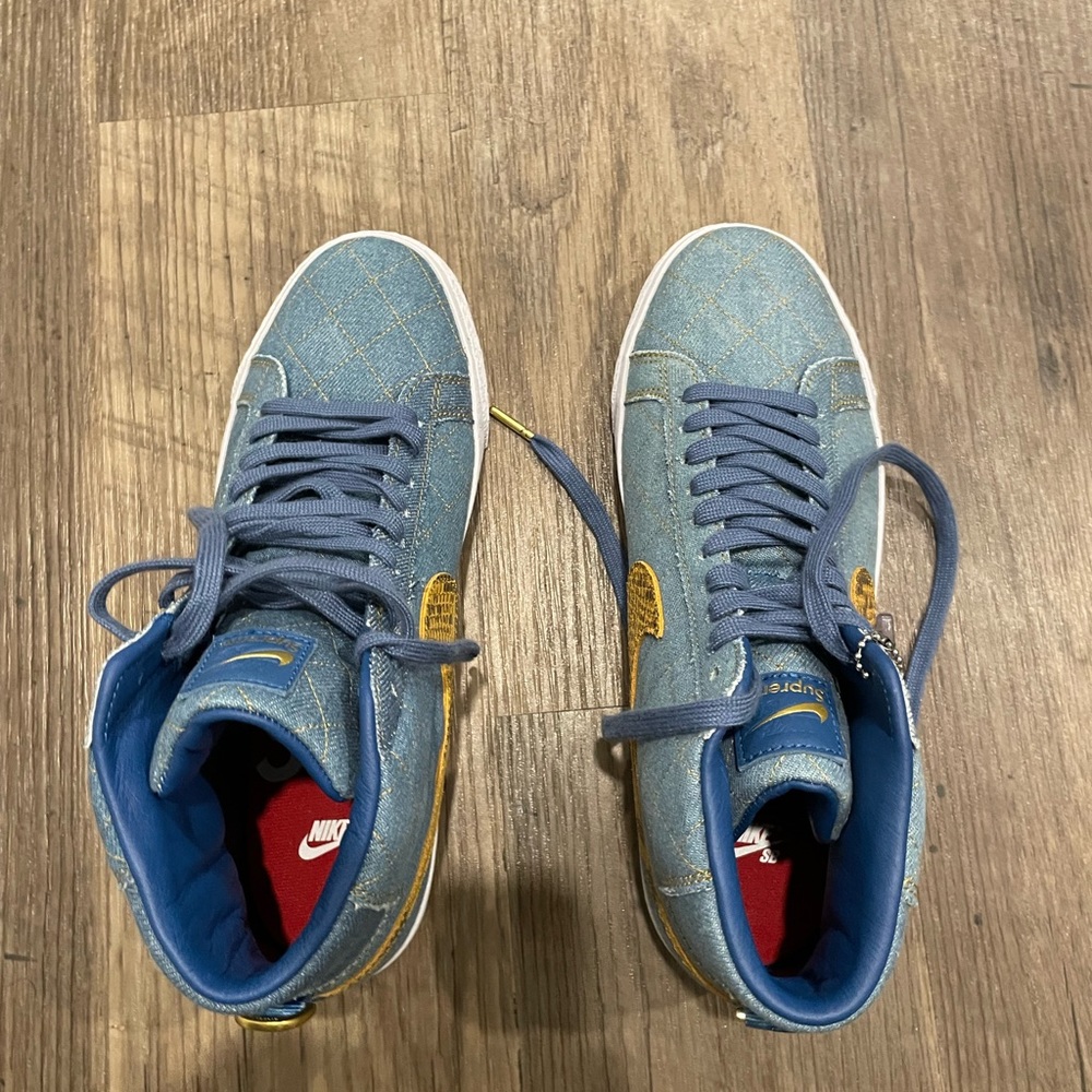 Brand new Nike x Supreme Zoom Blazer - Picture 3 of 3
